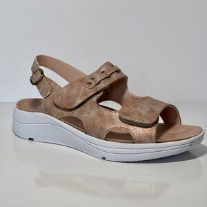 Drew Selina Sandals Size 9 WW, New in Box, taupe, round open toe